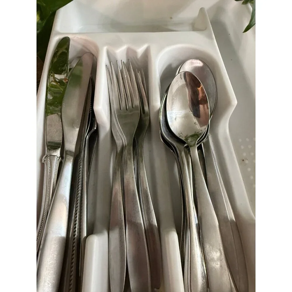 Mainstays Cutlery tray with utensils